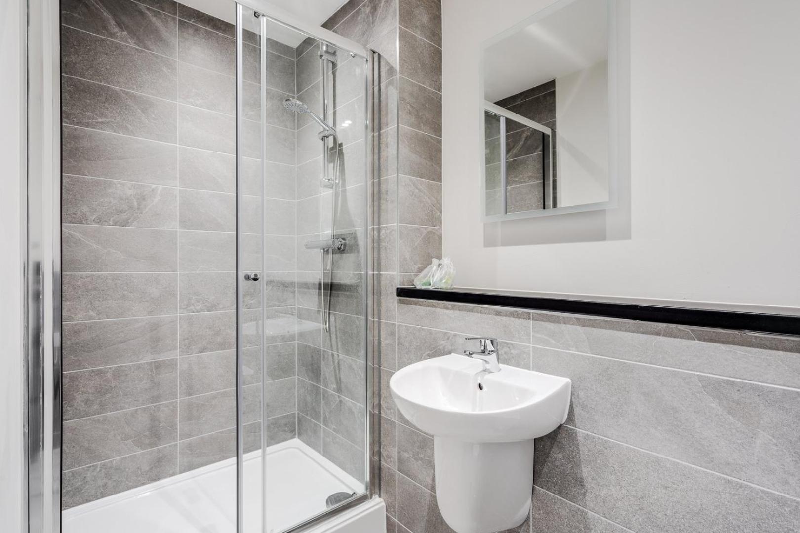 Comforting City Retreat In Vauxhall - No Wifi Liverpool Extérieur photo
